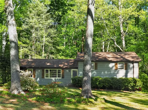 1912 King Arthurs Court, Marietta, GA 30062