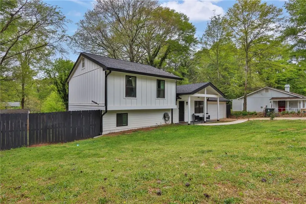 447 Warren Rd, Lawrenceville, GA 30044 - #1