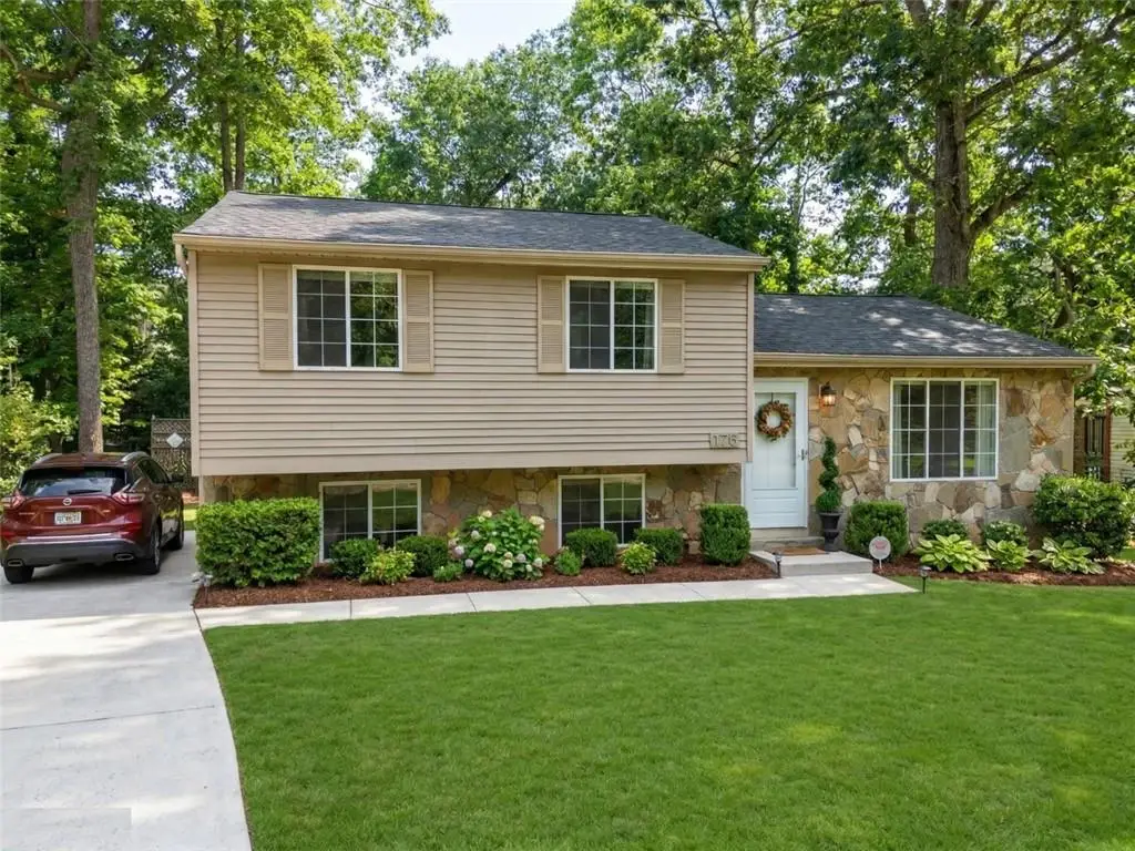 5172 Scarbrough Trail W, Stone Mountain, GA 30088 - #1