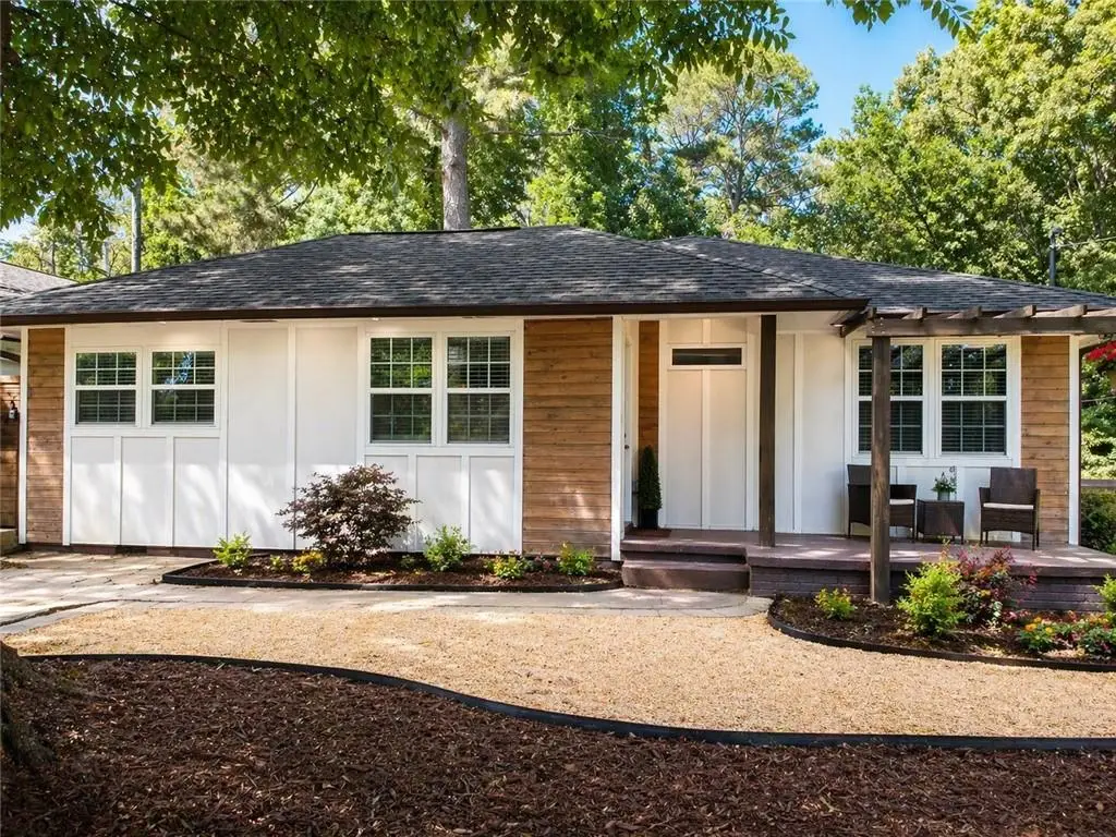 566 Woods Drive Nw, Atlanta, GA 30318 - #1