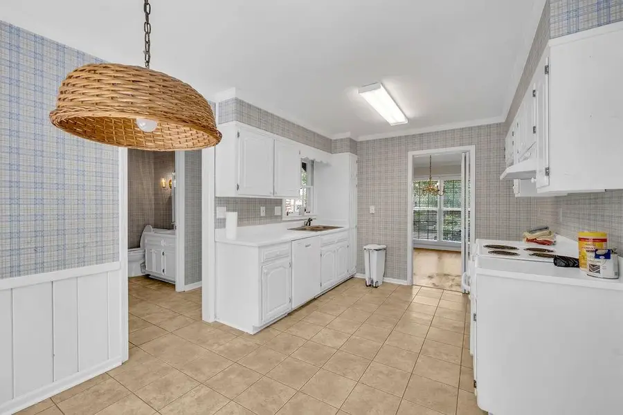 5614 Glenrich Drive, Dunwoody, GA 30338 - #2