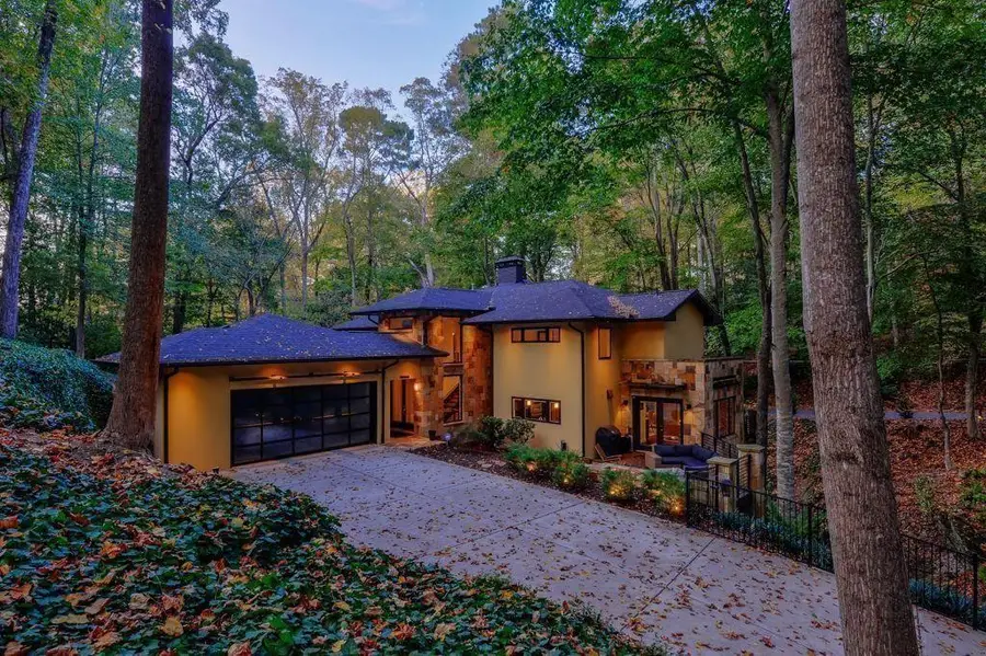 1180 E Beechwood Drive Nw, Atlanta, GA 30327 - #3