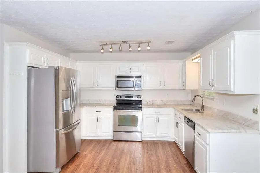 1022 Carriage Way, Loganville, GA 30052 - #3