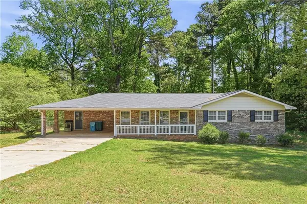 886 Oakhill Court, Stone Mountain, GA 30087