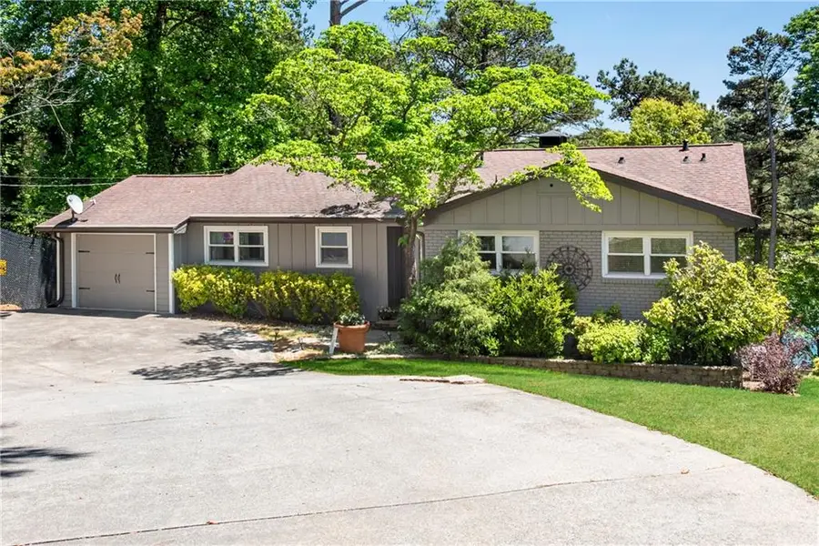 6275 Woodlake Drive, Buford, GA 30518 - #2