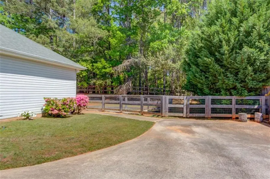 3314 Banks Mountain Dr, Gainesville, GA 30506 - #3