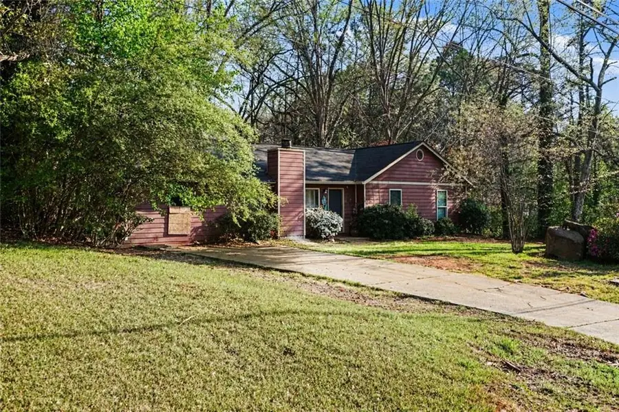 1727 Vauxhall Drive, Lithonia, GA 30058 - #3