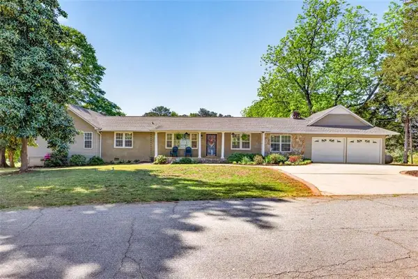 942 Powderbag Creek Road, Hartwell, GA 30643