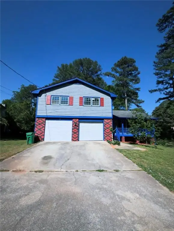 500 Rue De Chateau, Stone Mountain, GA 30083