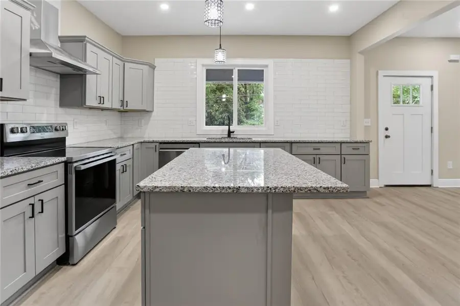 607 E Solomon Street, Griffin, GA 30223 - #3