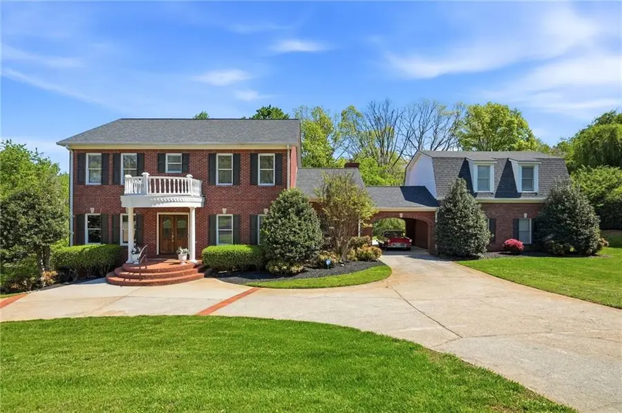 242 N Cloudland Rd, Dahlonega, GA 30533 - #2