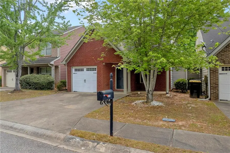 3042 Broadleaf Trail, Fairburn, GA 30213 - #3