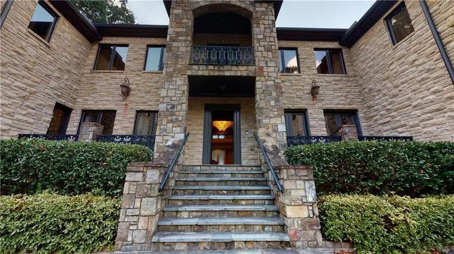 645 Londonberry Road, Atlanta, GA 30327 - #2