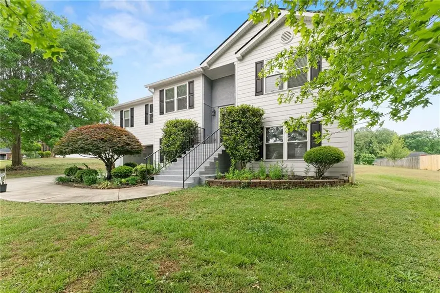 4570 Summerset Drive, Gainesville, GA 30507 - #3