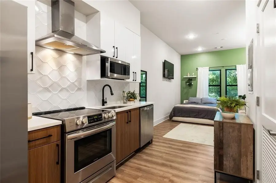 112 Rogers Street Ne #202, Atlanta, GA 30317 - #2