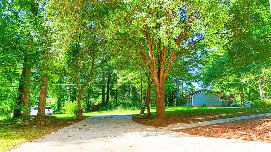 2641 Whitehaven Drive Sw, Marietta, GA 30064 - #2