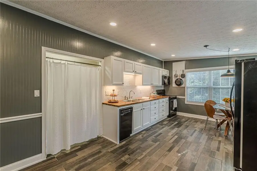 3297 College Street, College Park, GA 30337 - #3