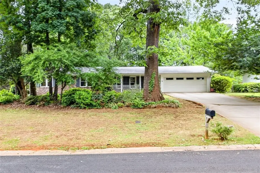 5623 Crestwood Drive, Stone Mountain, GA 30087 - #2
