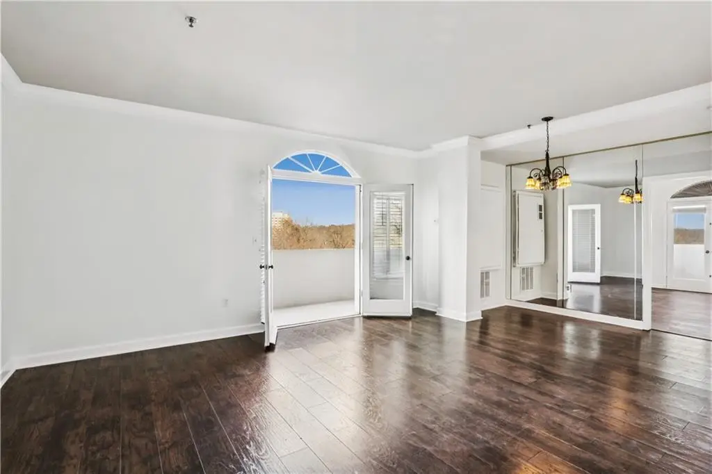 2161 Peachtree Road Ne, Atlanta, GA 30309 - #1