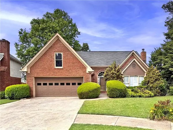 450 Renee Circle, Roswell, GA 30075