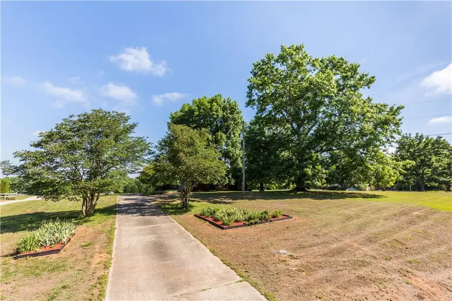 75 W Ridgeway Road, Maysville, GA 30558 - #3