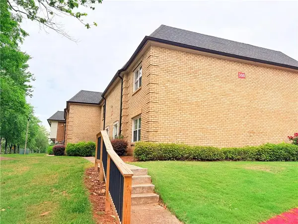 300 Winding River Drive #E, Atlanta, GA 30350