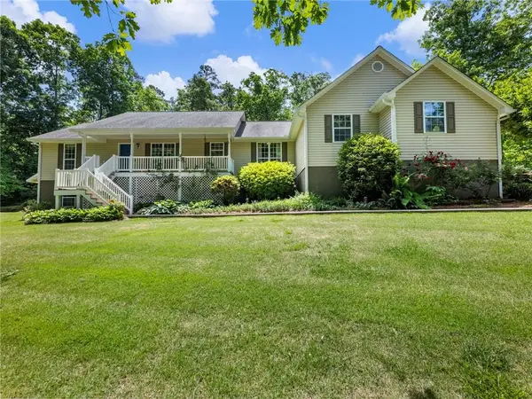 376 Thornwood Circle, Mount Airy, GA 30563