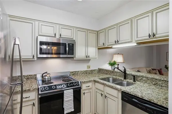 1800 Clairmont Lake #A116, Decatur, GA 30033