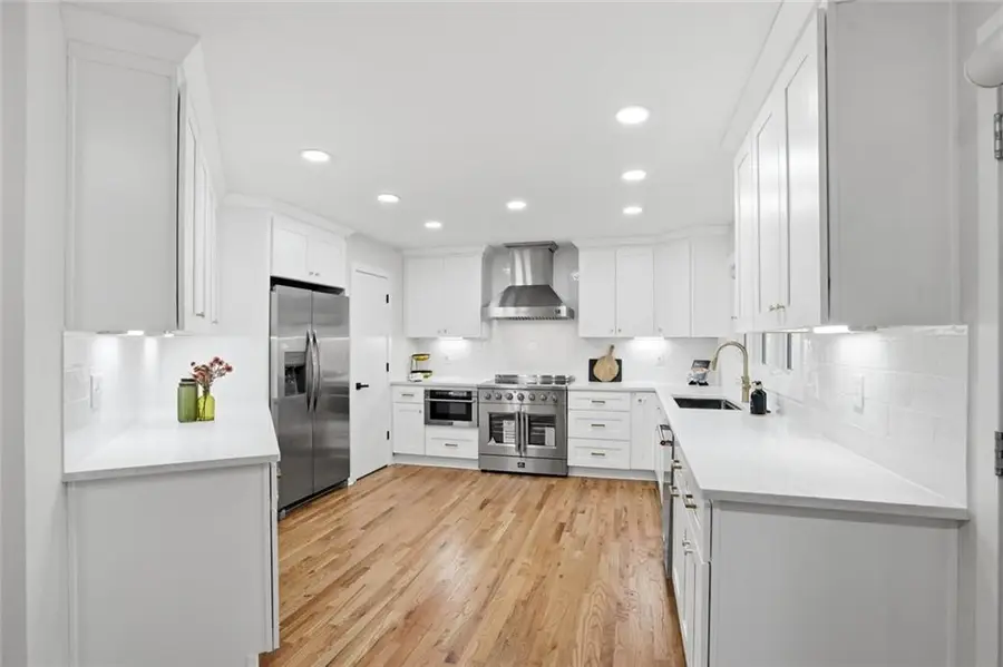 10210 Kinross Road, Roswell, GA 30076 - #2