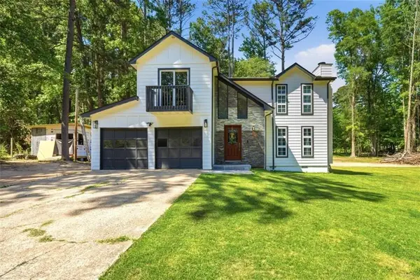 200 Huntcliff Court, Fayetteville, GA 30214