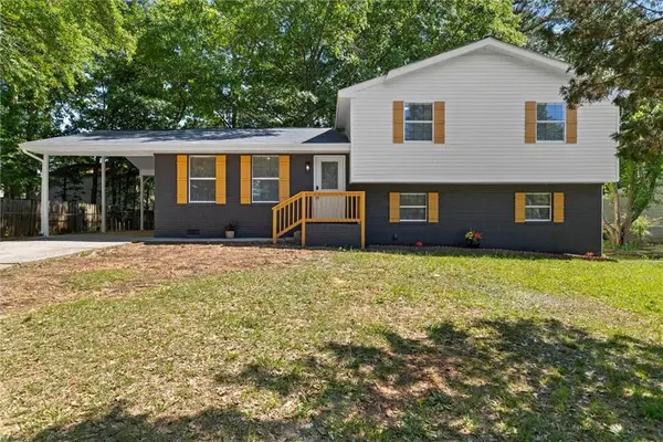 182 Slicky Rock Ct, Riverdale, GA 30274