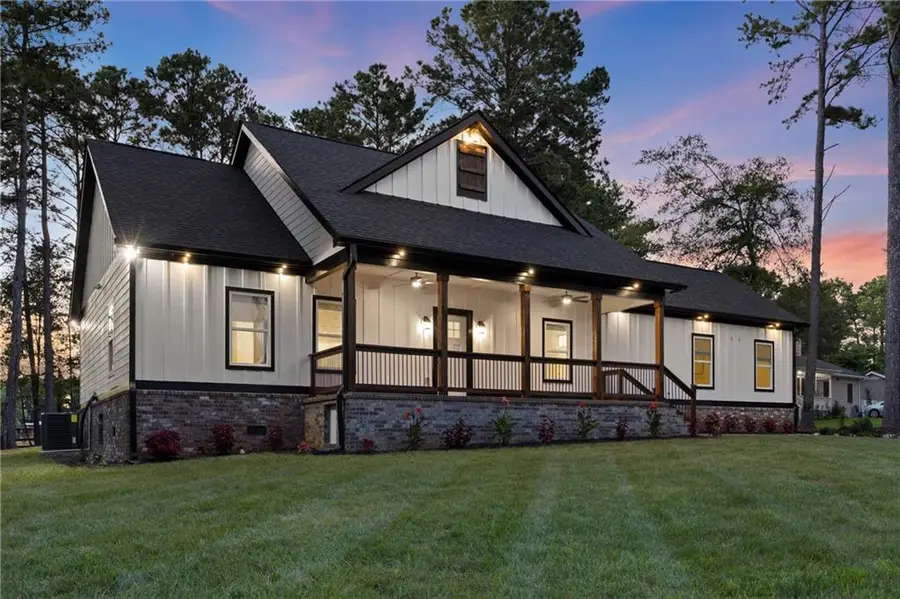 98 W Reese Street, Monroe, GA 30655 - #2