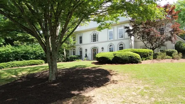 290 Plantation Way, Roswell, GA 30075