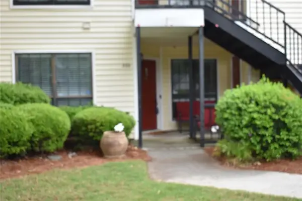 555 Windchase Lane, Stone Mountain, GA 30083
