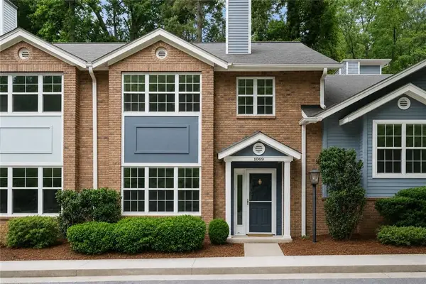 1069 Woodbridge Hollow Ne, Atlanta, GA 30306