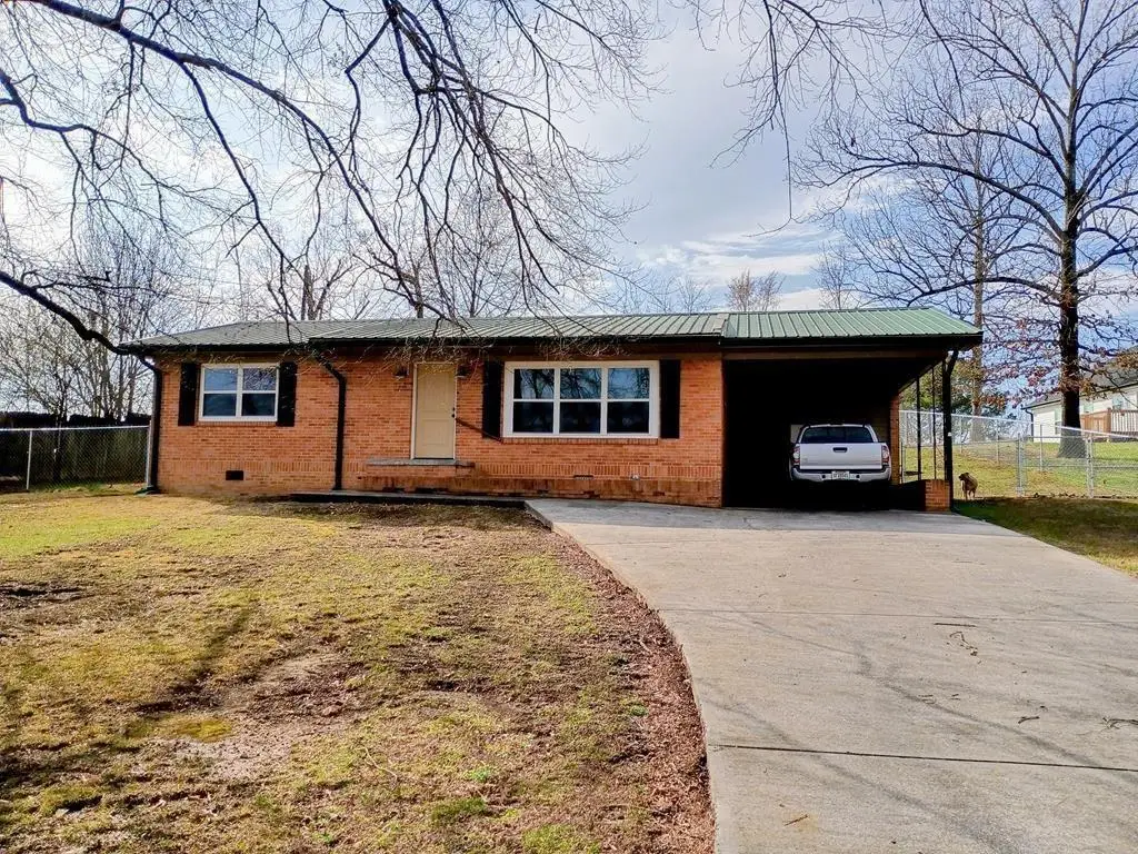 609 S 4th Avenue, Chatsworth, GA 30705 - #1