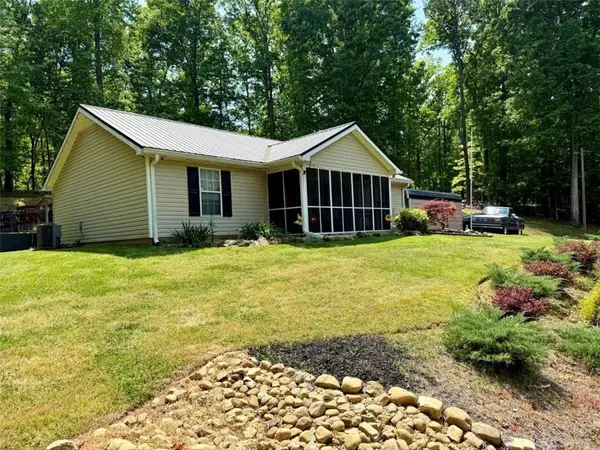 35 Edgewater Drive, Griffin, GA 30223