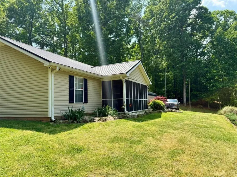 35 Edgewater Drive, Griffin, GA 30223 - #3