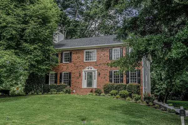 2451 Meadowglen Trail, Snellville, GA 30078