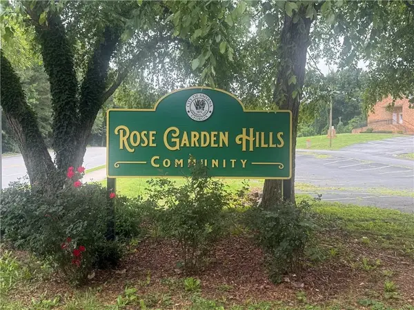 2566 Gordon Circle Se, Smyrna, GA 30080