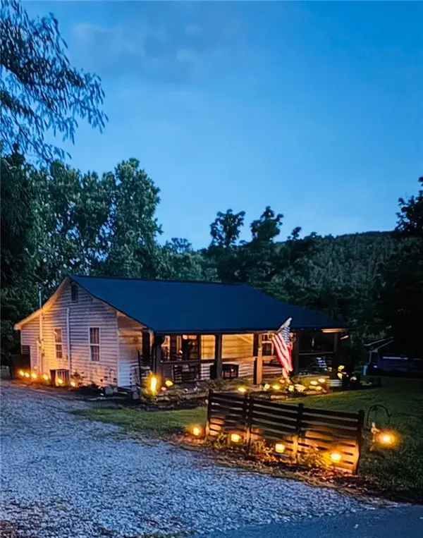 190 Old Blairsville Highway, Talking Rock, GA 30175