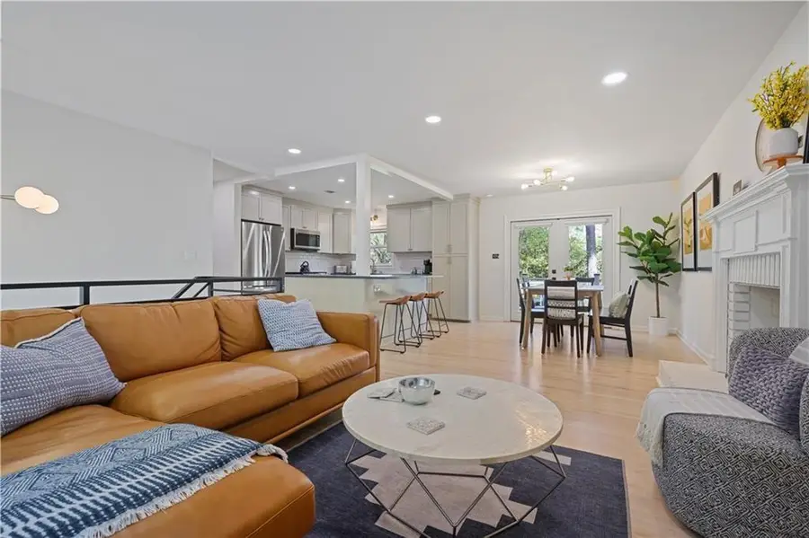 677 Hillandale Circle Sw, Marietta, GA 30064 - #2