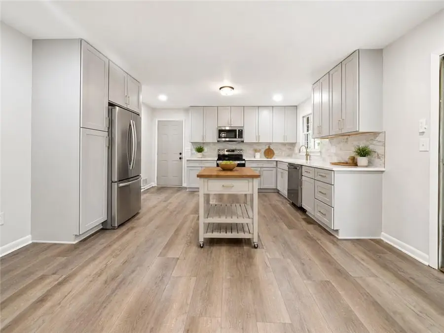 61 Barrett Circle Se, Marietta, GA 30060 - #3