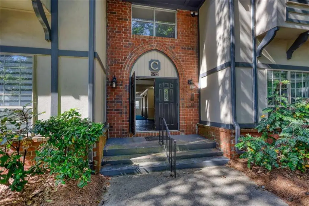 6851 Roswell Rd, Sandy Springs, GA 30328 - #1