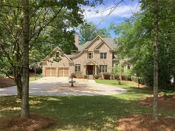 2715 Henderson Road, Tucker, GA 30084
