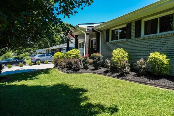 236 E Huntington Road, Rossville, GA 30741
