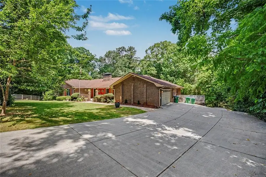 124 Shadow Lake Drive Sw, Lilburn, GA 30047 - #2