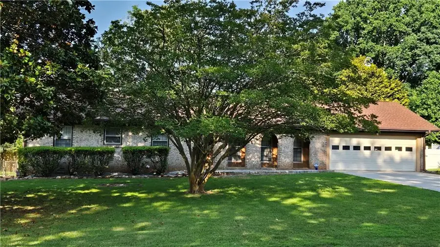 457 Castleaire Drive Sw, Stone Mountain, GA 30087 - #2