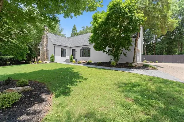 4562 Columns Drive, Marietta, GA 30067
