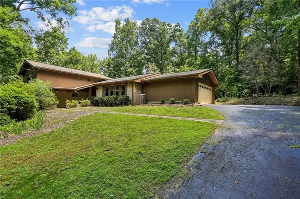 2032 Gunstock Drive, Tucker, GA 30087